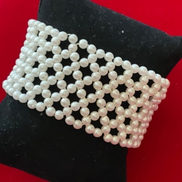 Vintage Jewelry - Vintage Stretch Faux Pearl Bracelet